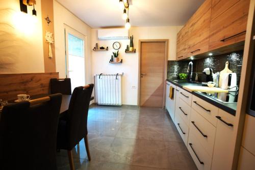 FRIZ&FANY Charm House in Postojna