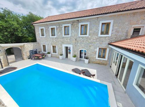 Holiday Home Steinhaus mit privatem Außenpool by Interhome