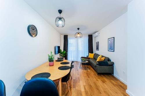 Zagreb 137 - 2 Bedrooms - Parking - 2 Loggia - New - Apartment - Flexible Keybox Entry - Modern - Monthly Rent - WiFi in Zagreb