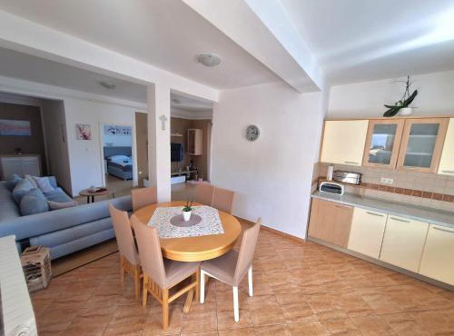 Nikolina Sea View Apartments