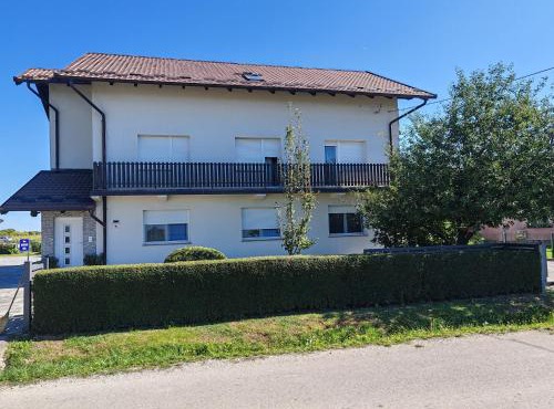 Apartments with a parking space Vrbovec, Prigorje - 22922