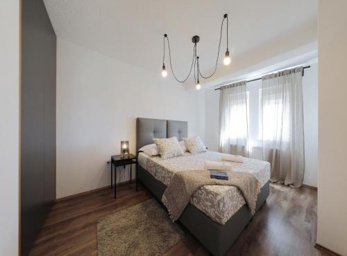 Villa with Heated Pool in Seline
