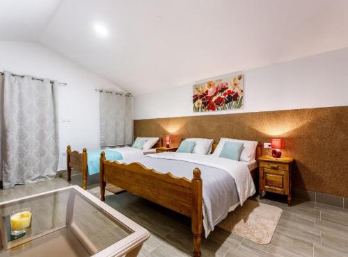 Holiday Home Neoric with Heated Pool in Neorić