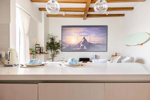The Surfer's Yas 2BR plus Study Apartment, Full canal & pool view, Theme Parks Yas in Yas Island