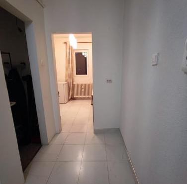 Ely Renting in Văleni