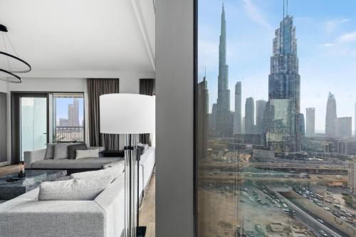 Luxury 2BR Walk-In Closet Full Burj Khalifa View in Dubai