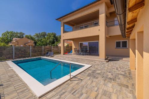 Villa NOOK in Risika