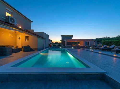 Villa in Ugljane with private pool in Ugljane