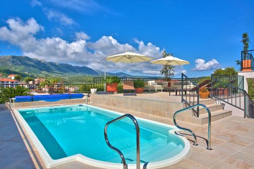 Kalina Deluxe Apartments in Jelsa