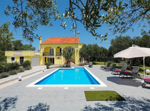 Holiday Home in Policnik with Private Pool in Poličnik