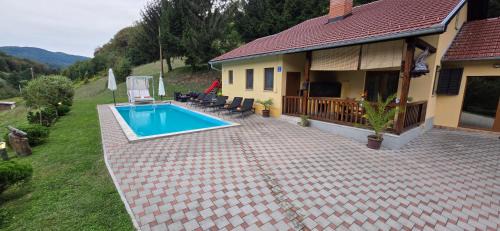 VILA LASOVIC + POOL + JACUZZI + SAUNA in Tuhelj