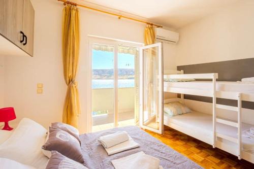 Apartments Galinec in Metajna