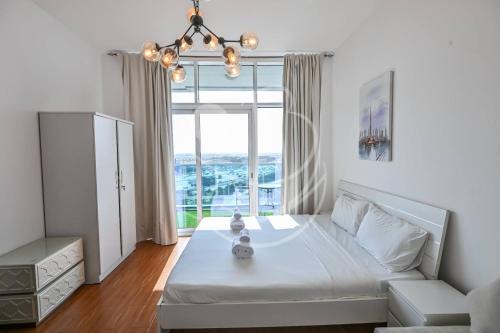 Holiday Boulevard - Modern Studio in JVT w High-End Gym & Pool in Dubai