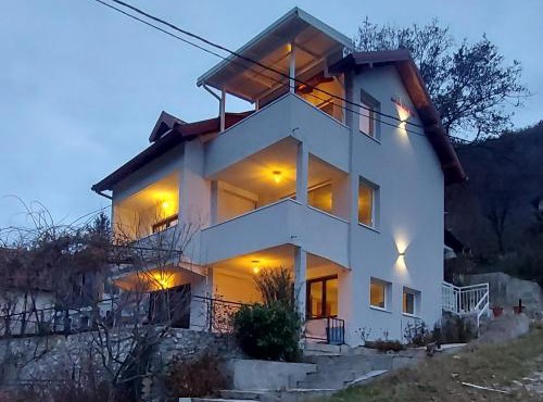 VISIT BORAČKO LAKE beach apartment in Jezero