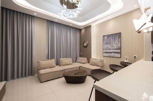 Luxury Huge 1BR apartment With Private Garden in Uptown Al Zahia in Sharjah