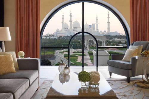 The Ritz-Carlton Abu Dhabi, Grand Canal in Abu Dhabi
