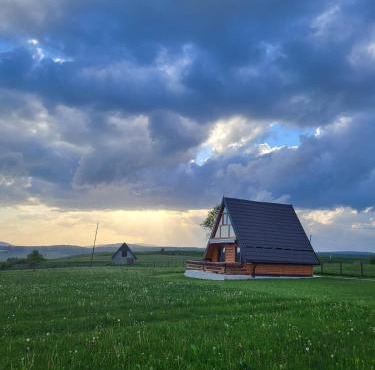 ROMANIJA - Brvnara za odmor in Han Pijesak