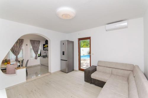 Apartment Ana with private pool