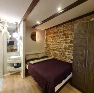 Rooms & Studio Apartments Šibenik