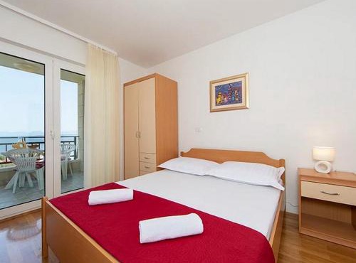 Apartments by the sea Igrane, Makarska - 17292