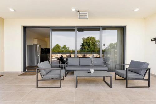 Villa Noel Međugorje - Luxury Holiday Home with Pool in Međugorje