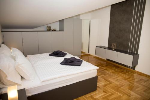 Penthouse with Old bridge view and jacuzzi in Mostar