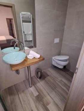 KASNAR ROOMS