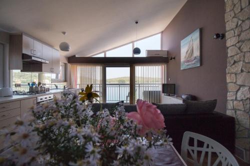 Ina by the sea Apartment in Luka