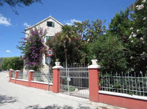 Villa Cindro Apartments in Podstrana