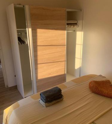 Apartment in Vrsi with Balcony, Air conditioning, Wi-Fi (4824-5)
